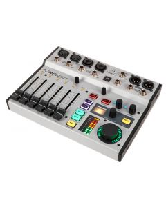 Behringer Flow 8